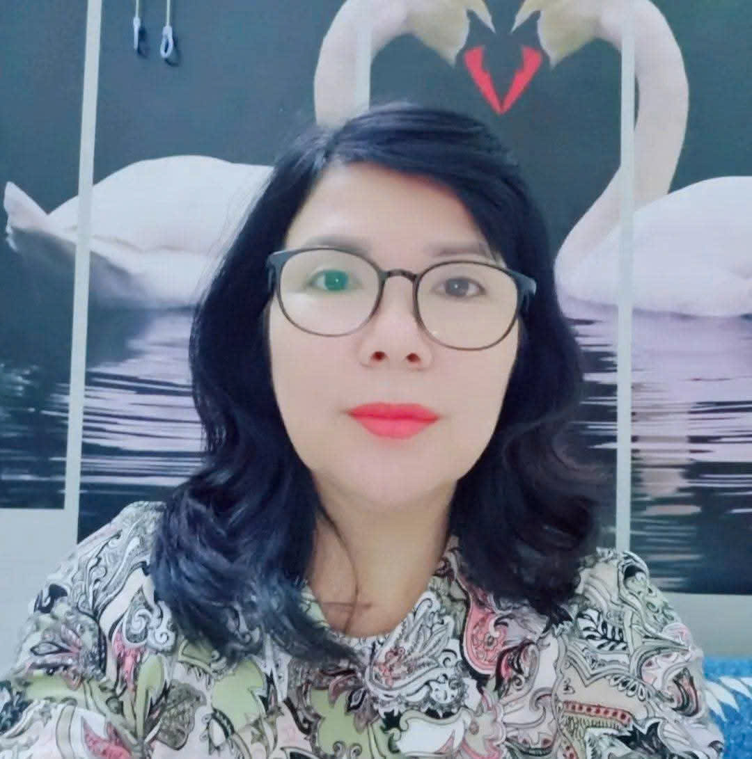 Cô giáo Vân Nguyễn